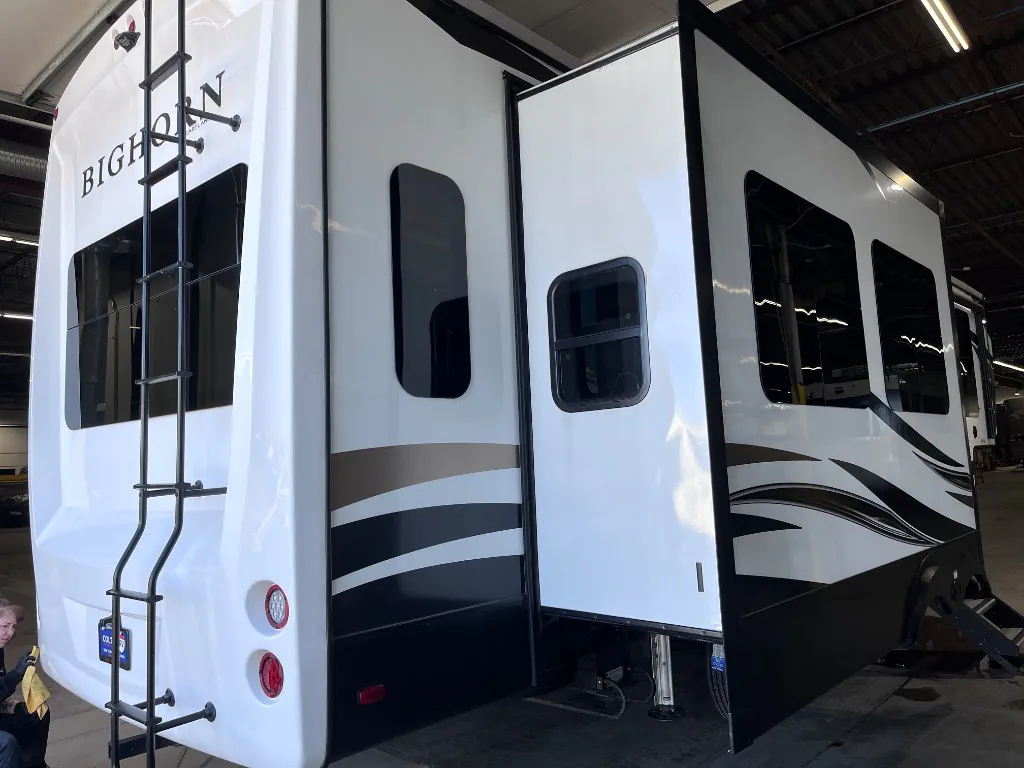 2020 Heartland Bighorn 3370 EL - Photo 3