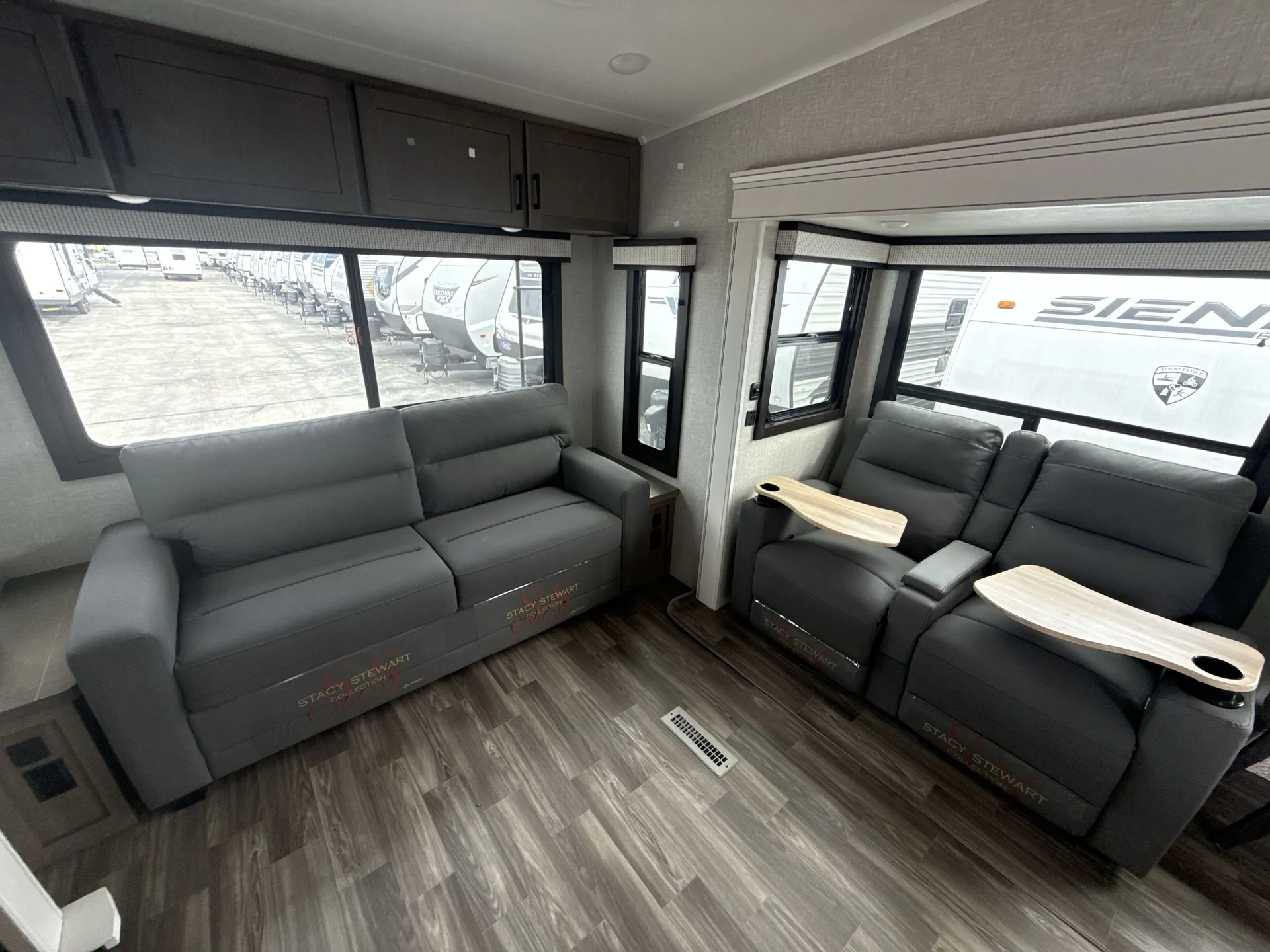 2024 Jayco Eagle 28.5RSTS — living area main