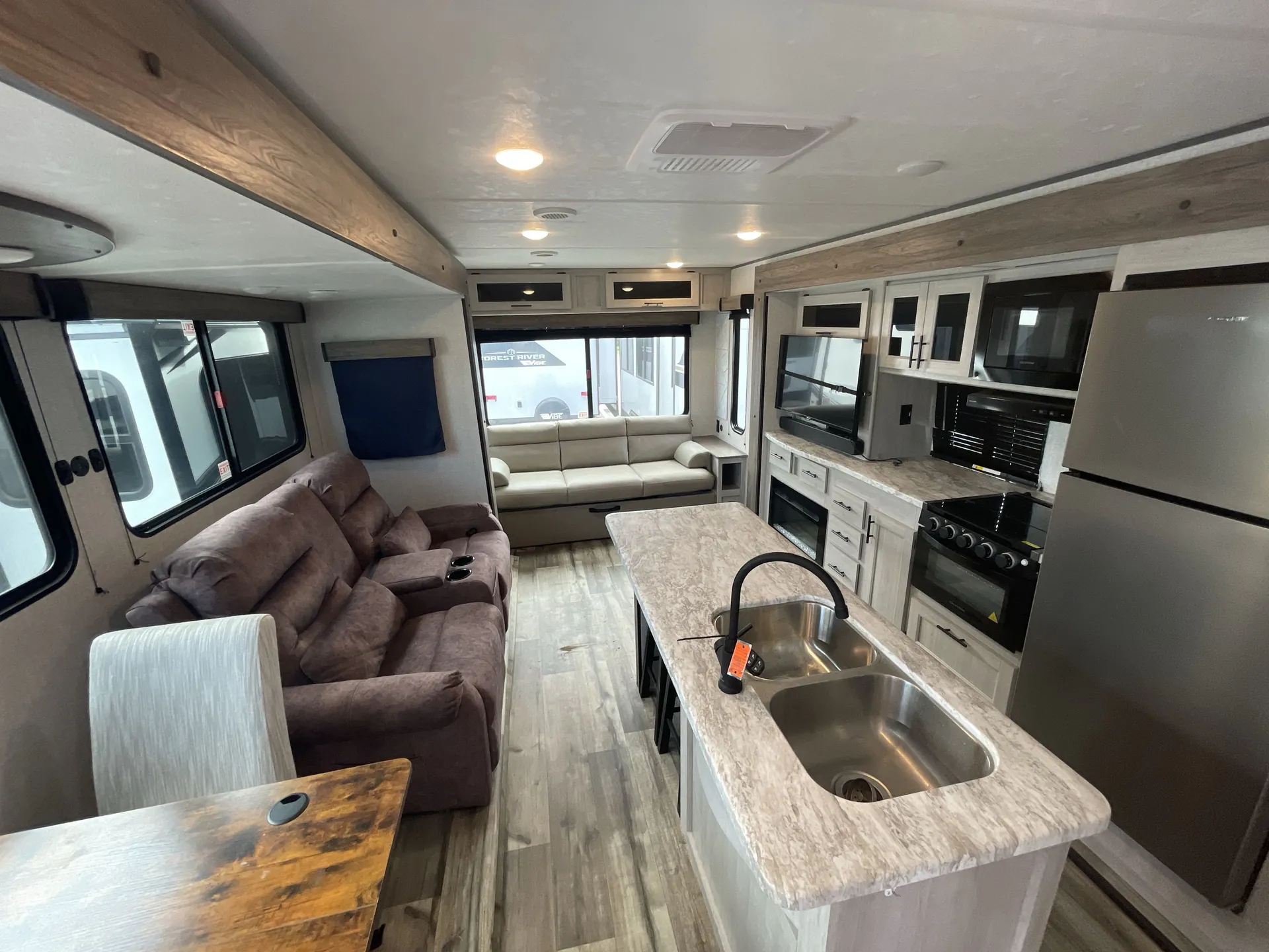 2025 CrossRoads Zinger 340LR — living area main