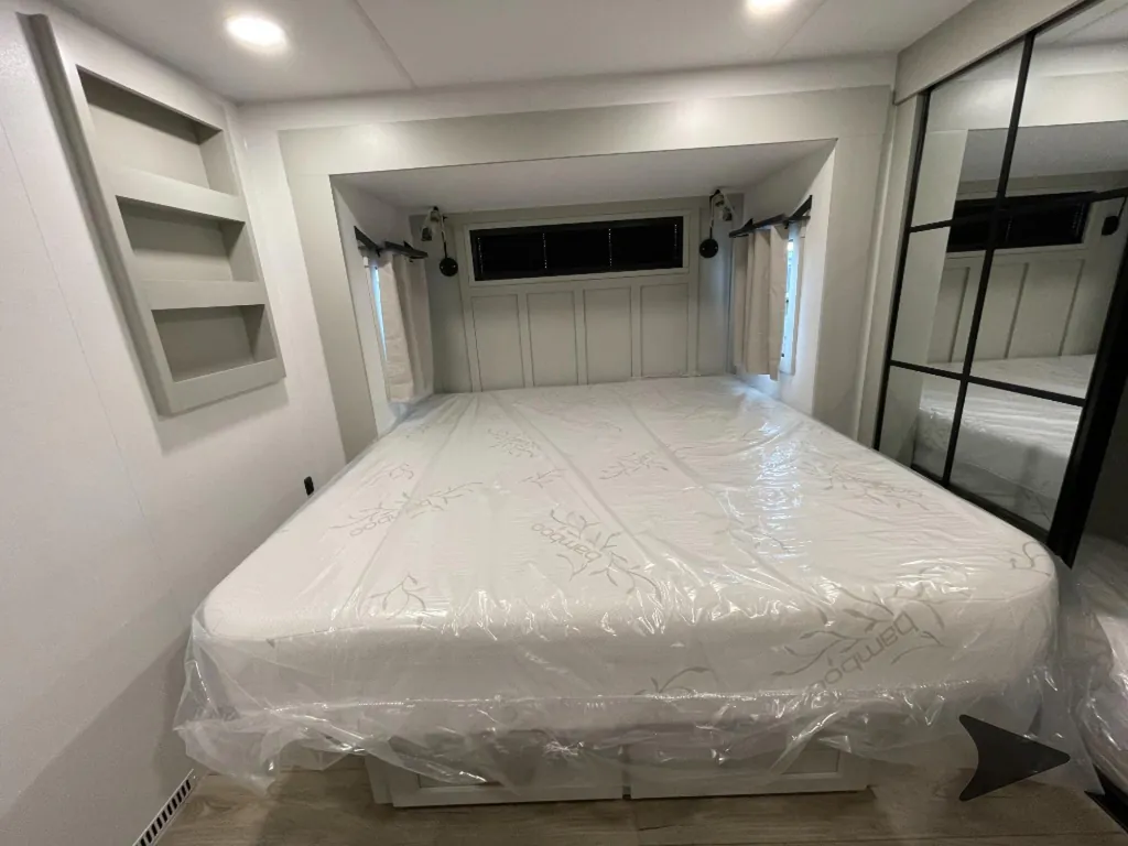 2026 Brinkley Model G 4100, Photos photo 40