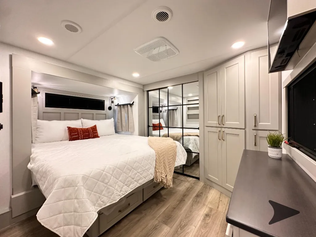 2026 Brinkley Model G 3520, Photos photo 68