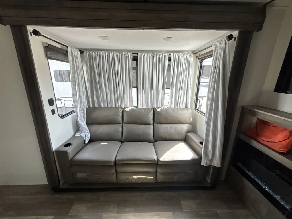 2022 Forest River XLR Boost 31QB, Photos photo 11