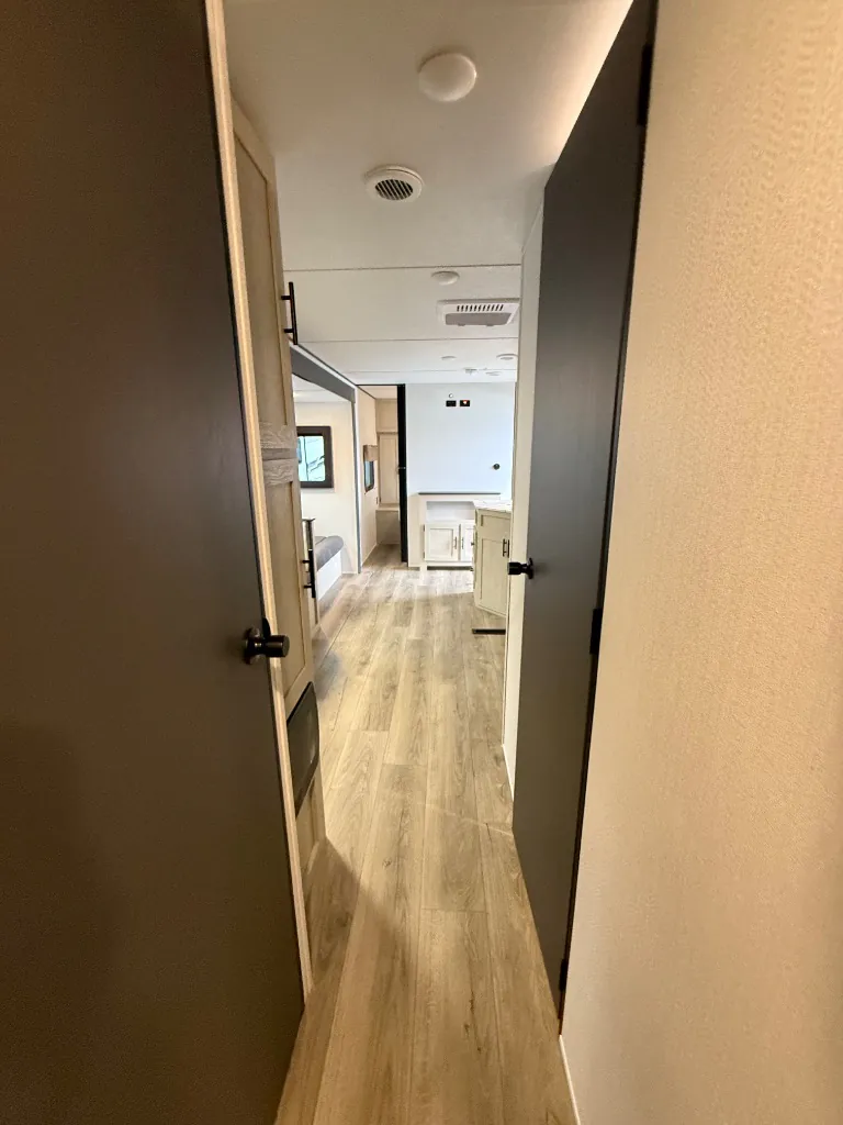 2026 Shasta RVs i-5 Edition 530BQB, Photos photo 19