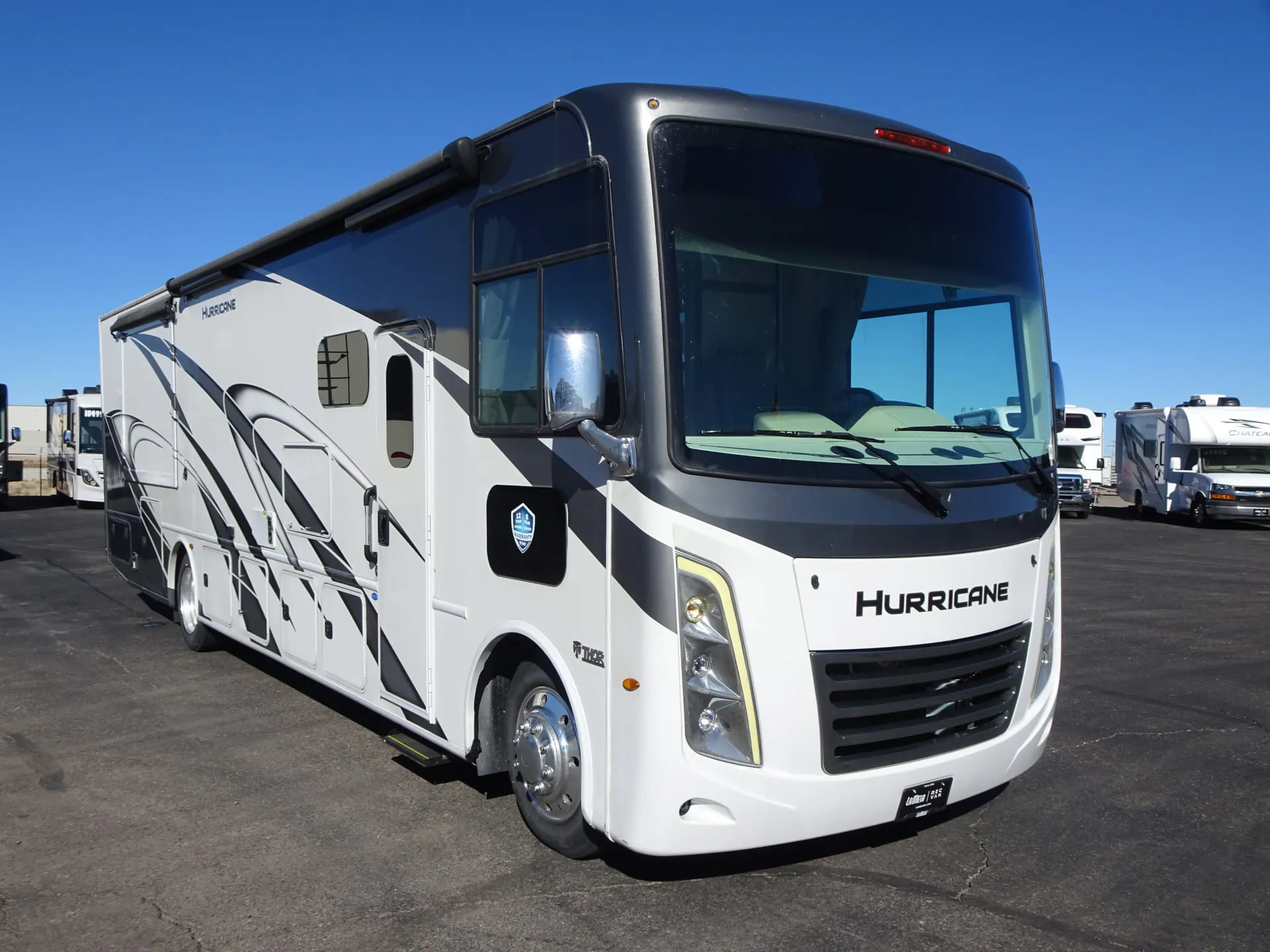 2023 Thor Motor Coach Hurricane 35M - Photo 2