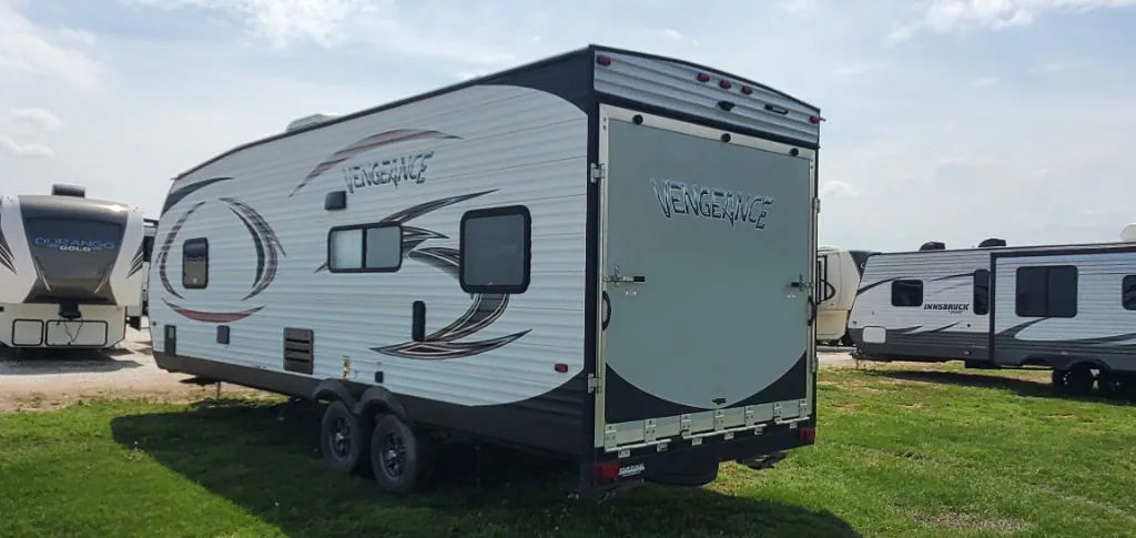 2017 Forest River Vengeance Super Sport 25V - Photo 3