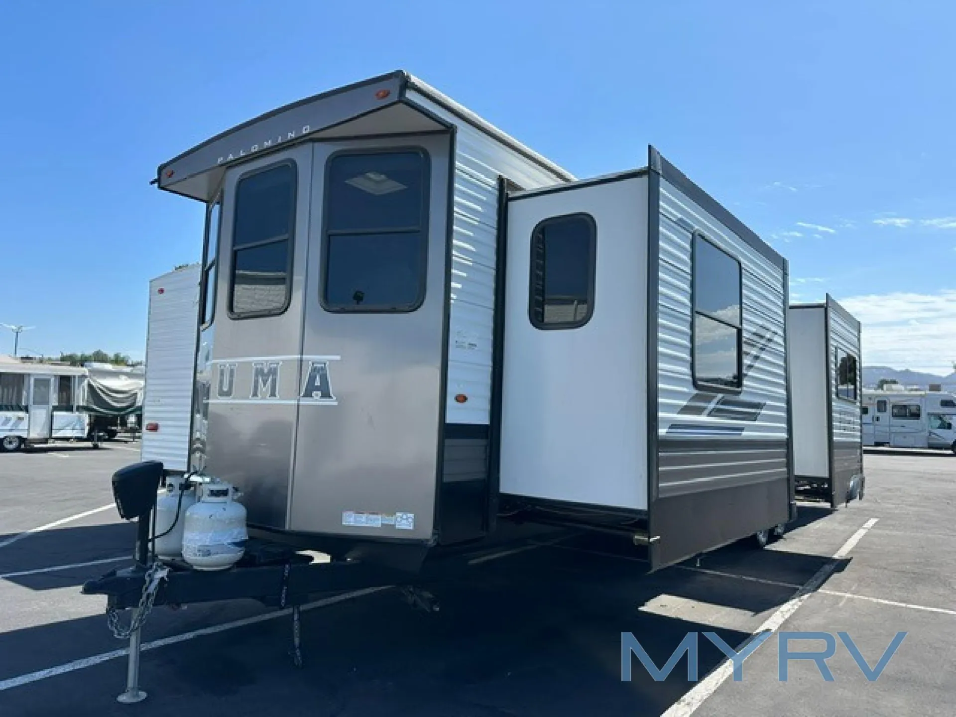 2023 Palomino Puma 39FKL - Photo 2