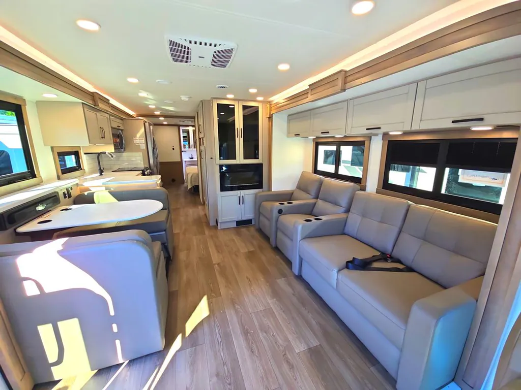 2027 Entegra Coach Vision XL 36C, Photos photo 2