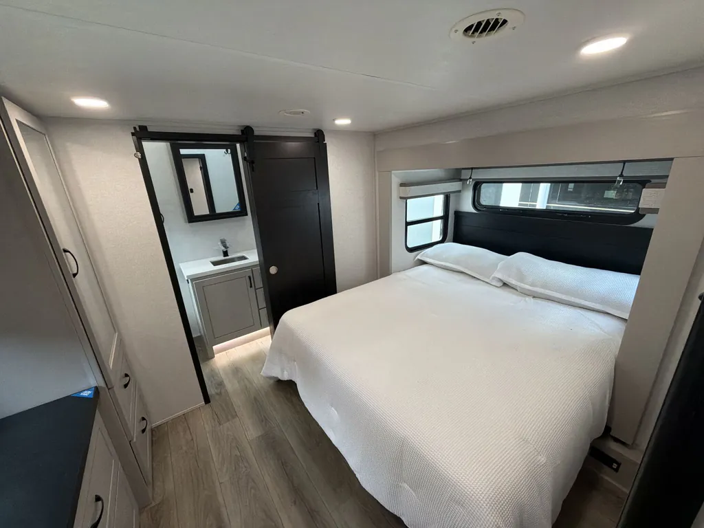 2026 Jayco North Point 395DSDB, Photos photo 27