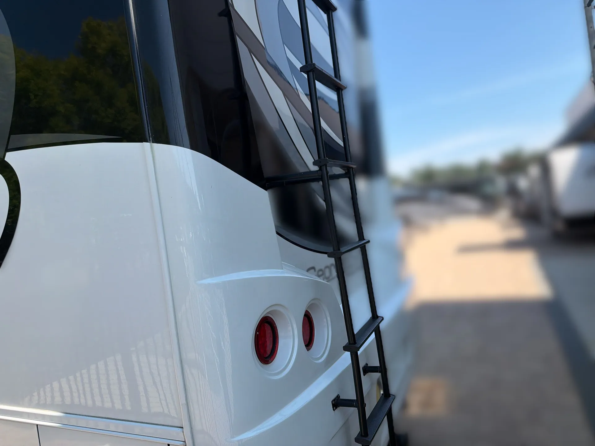 2018 Forest River Georgetown XL 369DS — backside