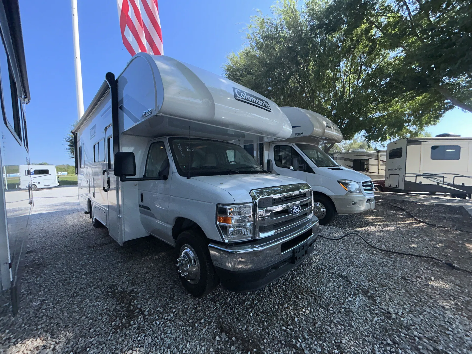 2026 Thor Motor Coach Coleman 25EZ - Photo 2