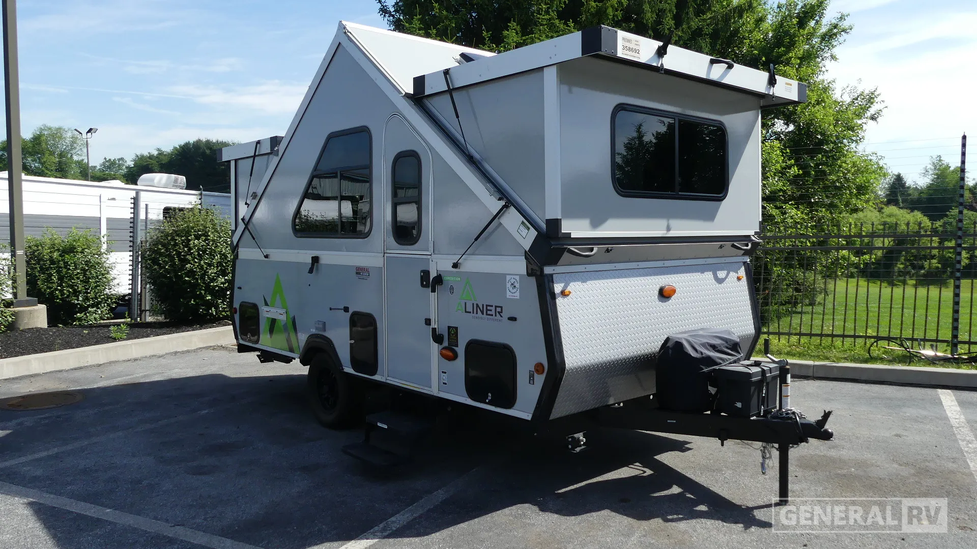 2024 Aliner Expedition Rear Sofa - Photo 4