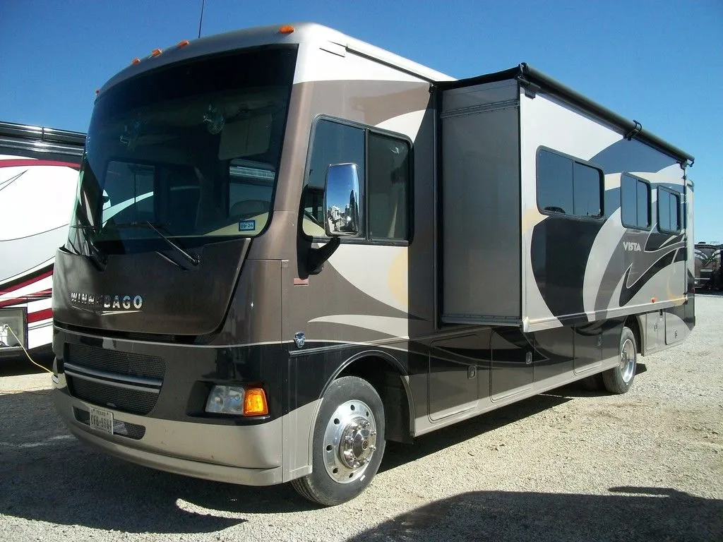 2014 Winnebago Vista 35F - Main photo