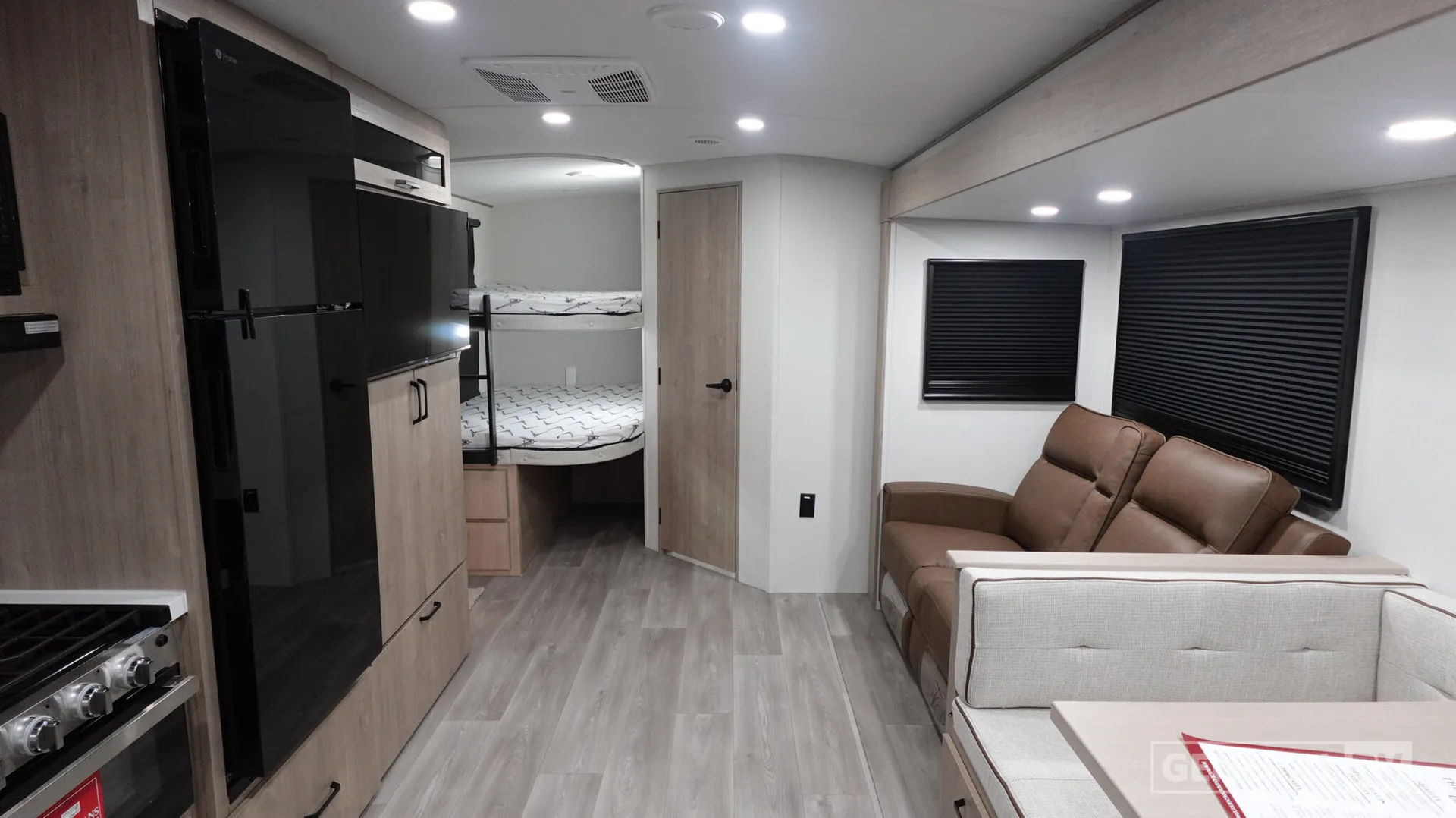 2026 Grand Design Imagine 2800BH - Photo 3