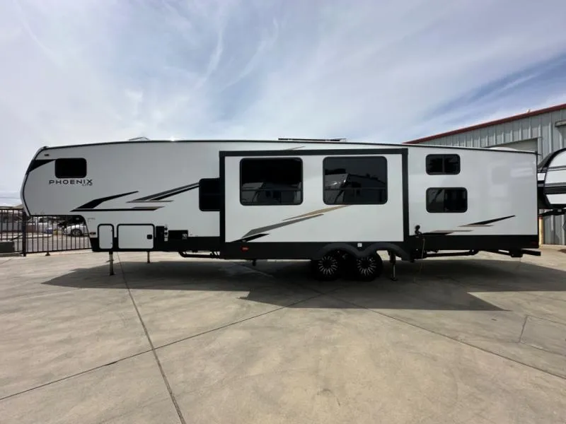 2025 Shasta Phoenix Lite 368TBH - Photo 4