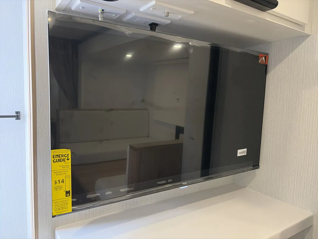 2027 Winnebago Micro Minnie 2108DS, Photos photo 14