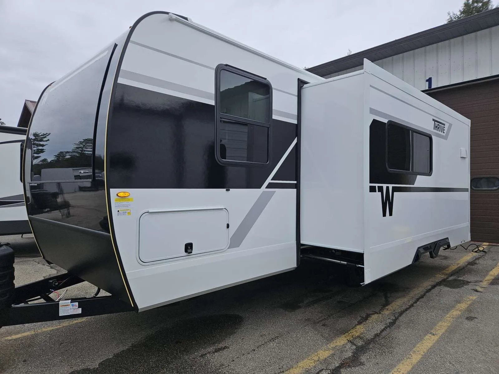 2026 Winnebago Thrive 22MLS - Photo 4
