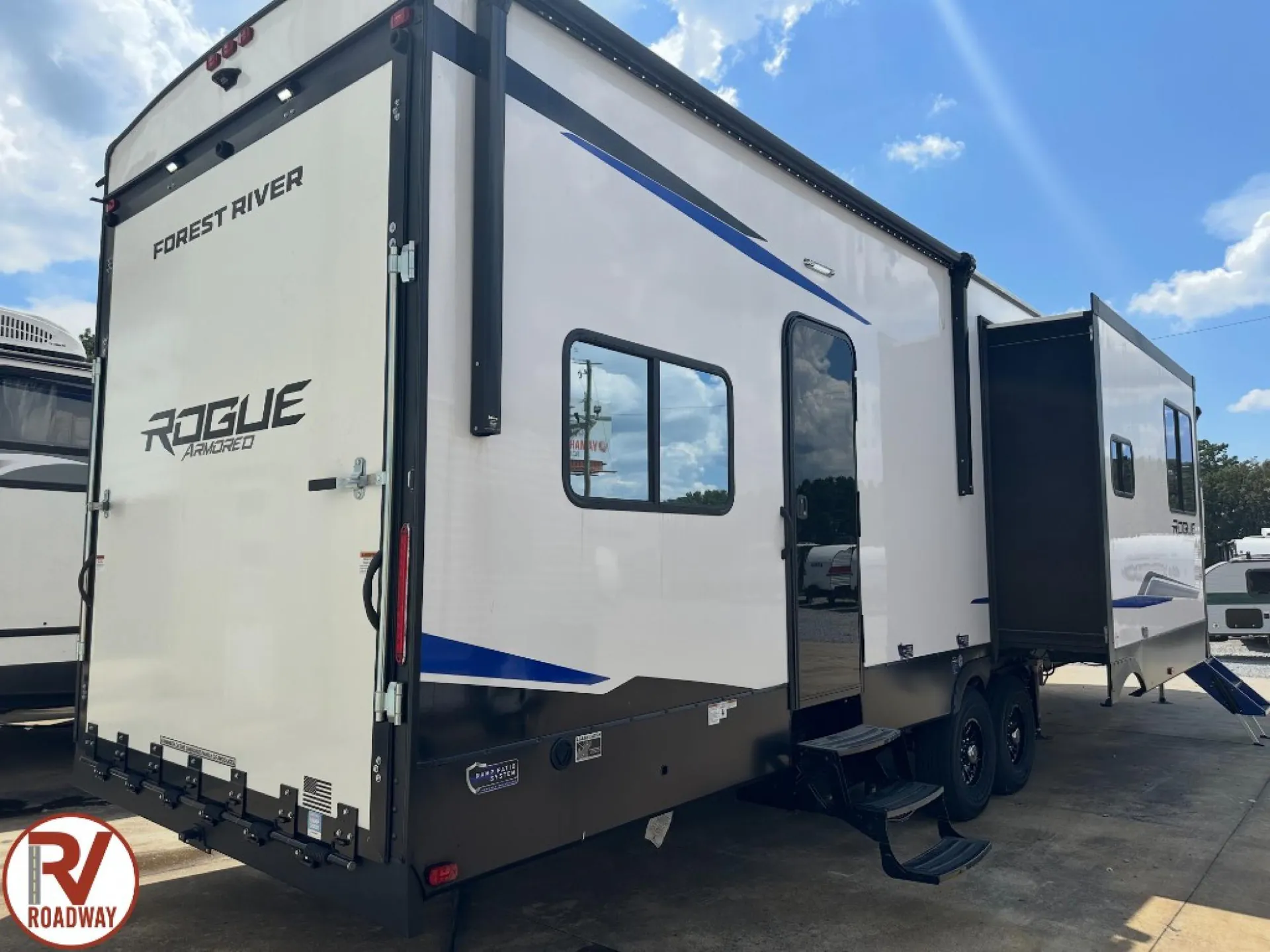 2026 Forest River Vengeance Rogue Armored 391T145 - Photo 3