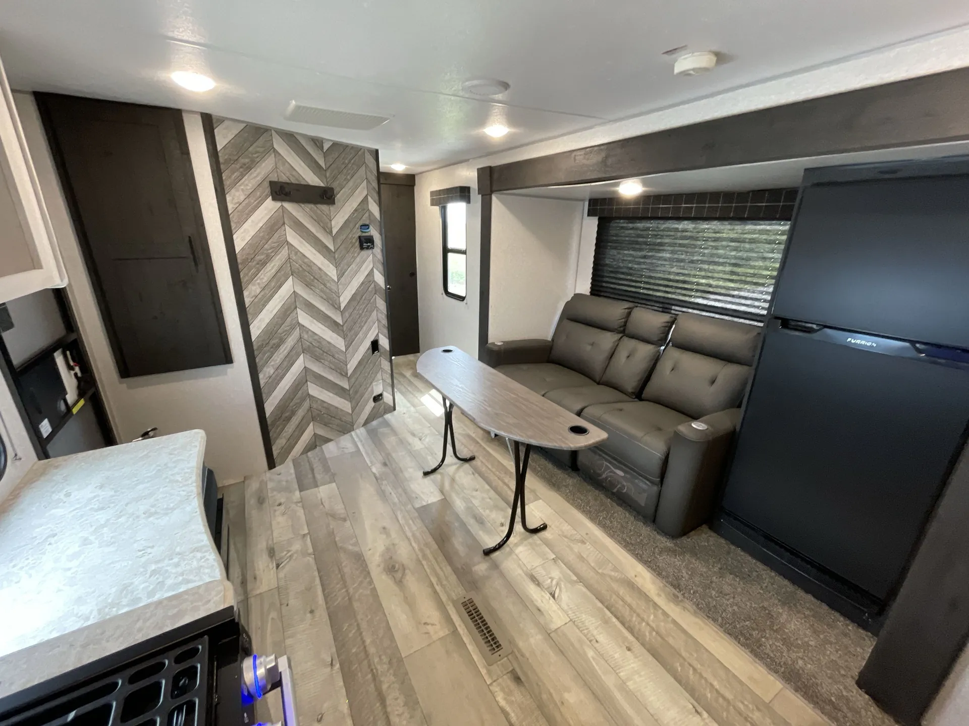 2022 K-Z Rv Sportsmen Se 231FKKSE — living area main