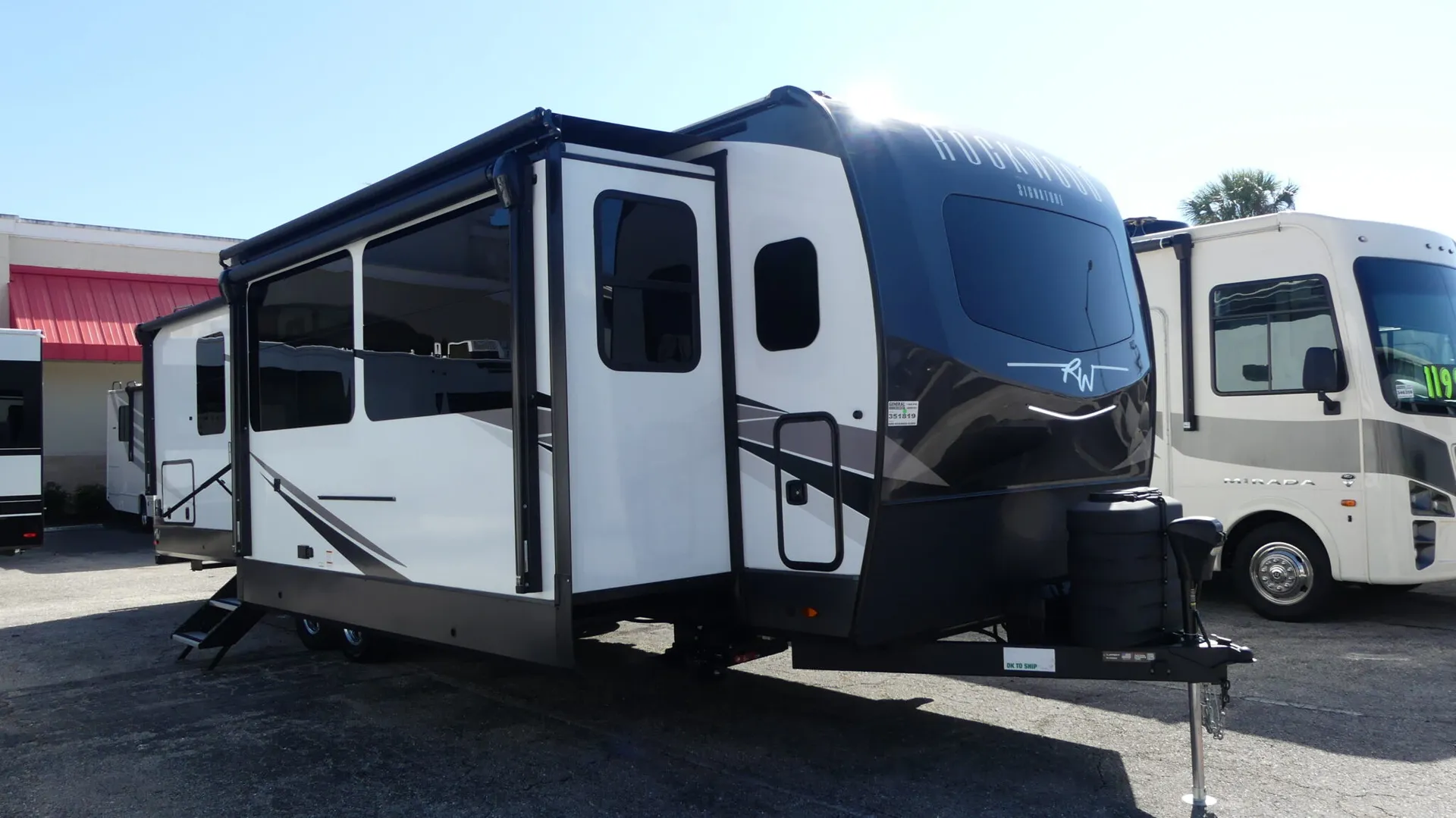 2025 Forest River Rockwood Signature 8339FK - Photo 2
