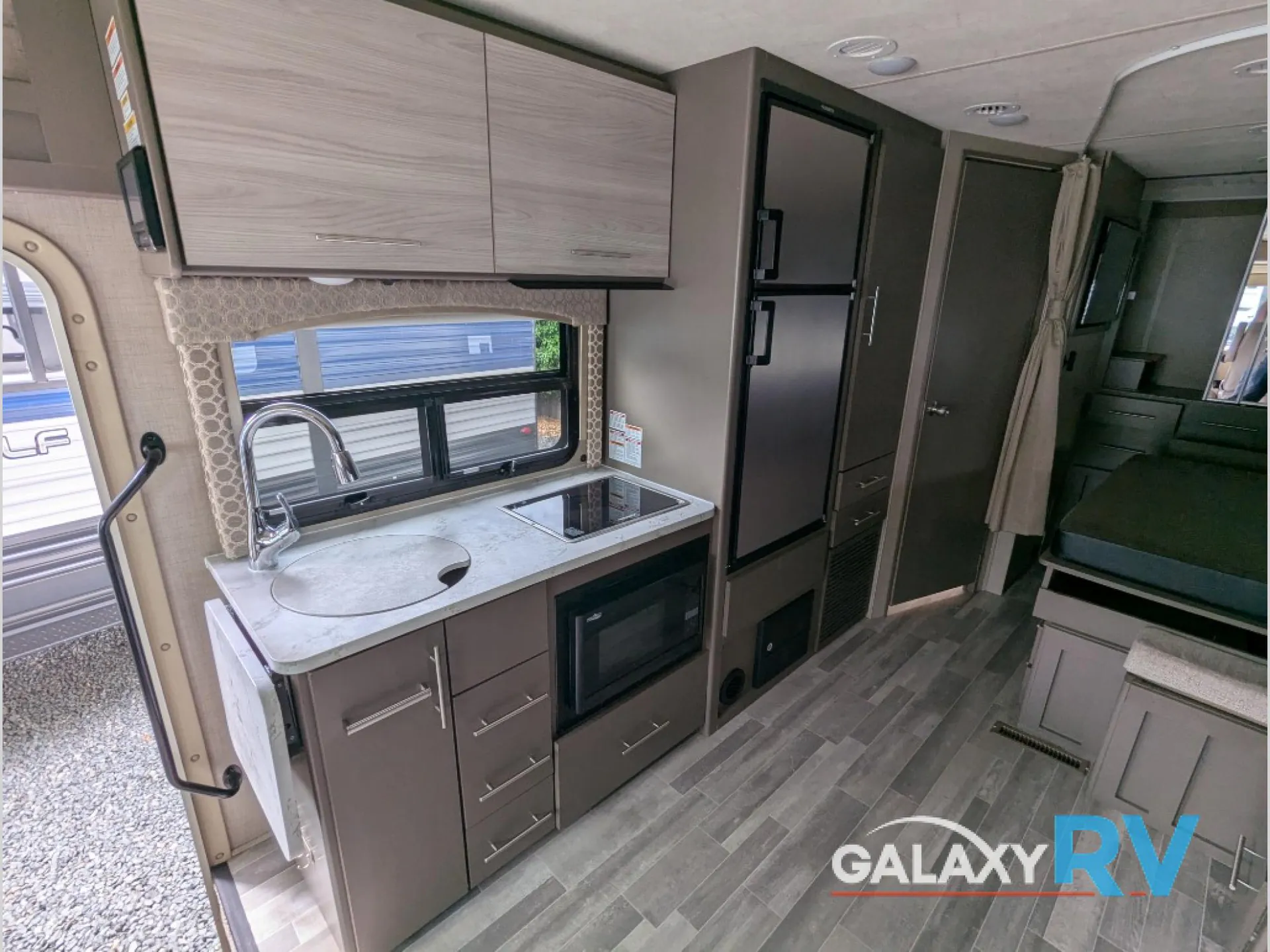2021 Thor Motor Coach Axis 25.6 - Photo 4