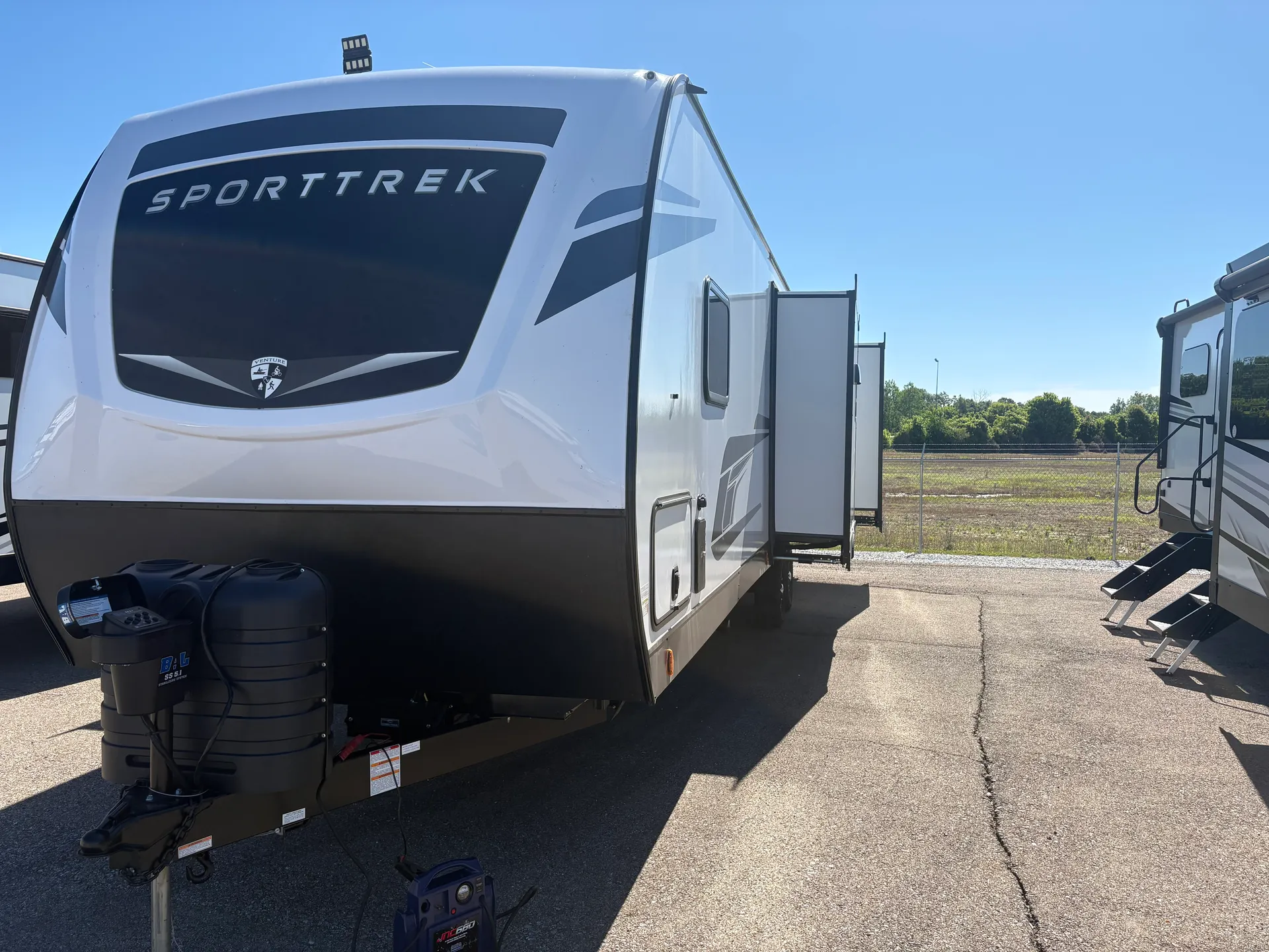 2026 Venture RV SportTrek ST327VIK - Photo 4