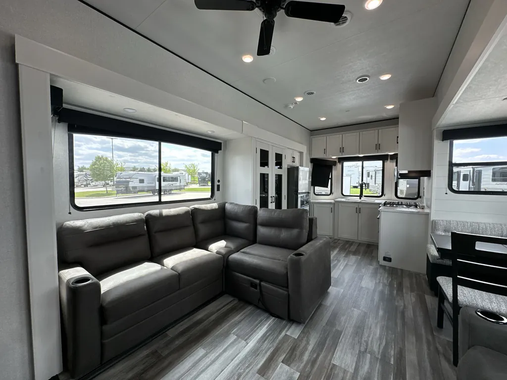 2026 Jayco Jay Flight Bungalow 404LOFT DS, Photos photo 16