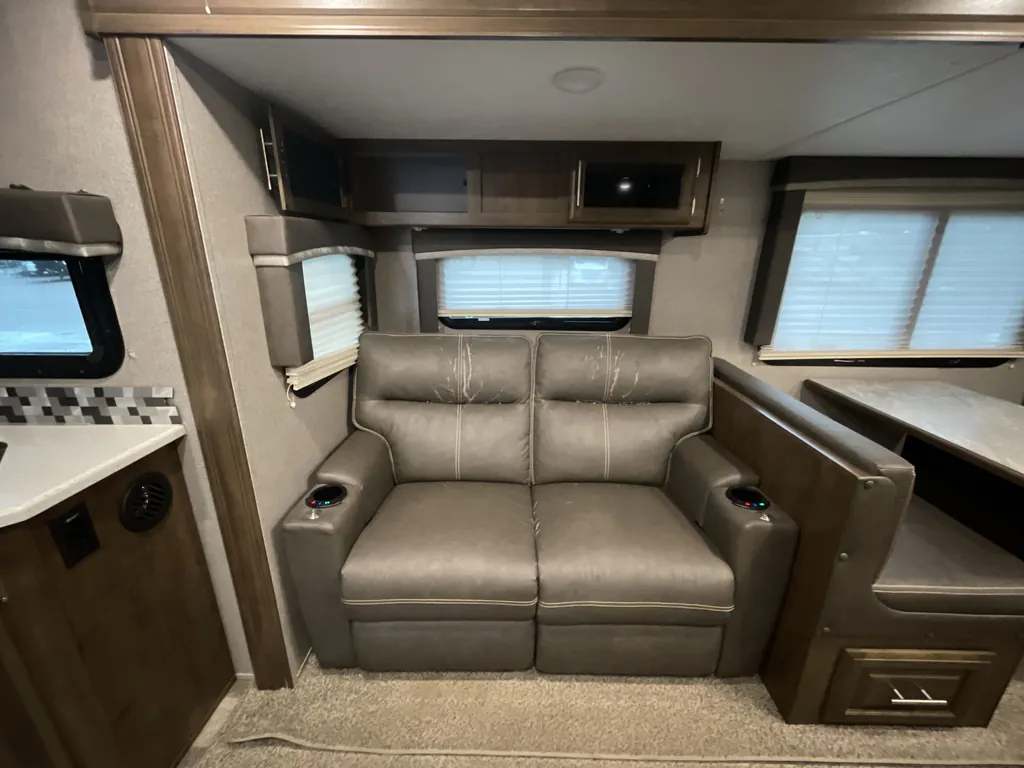 2021 Forest River Rockwood Ultra Lite 2614BS, Photos photo 9