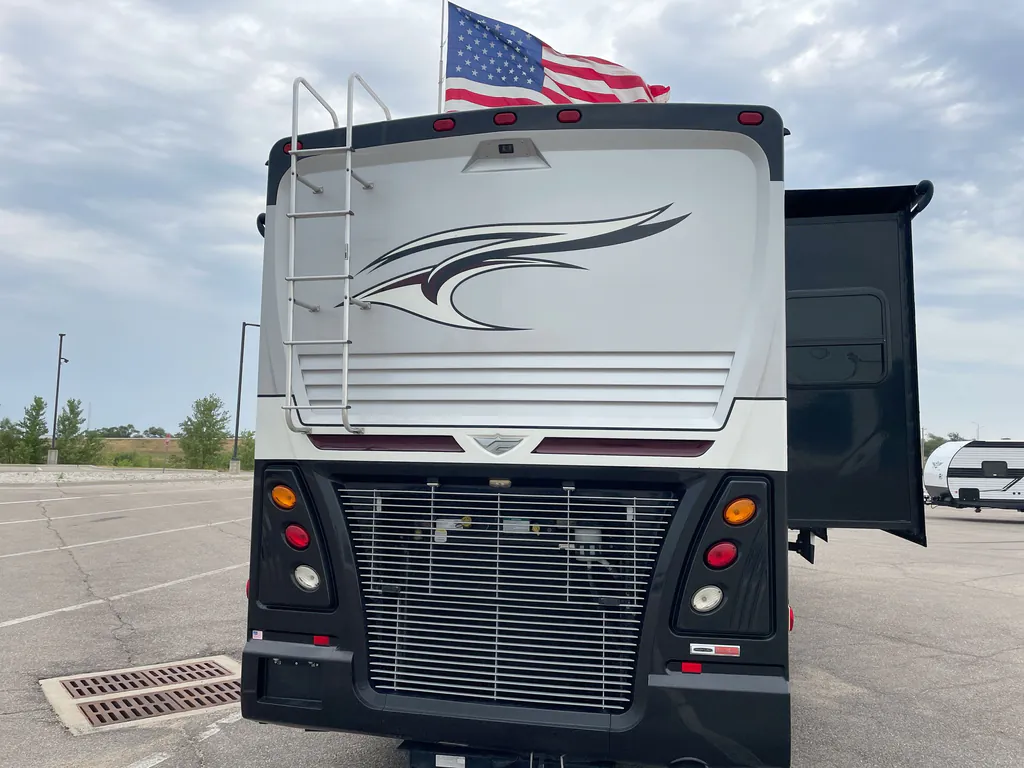 2017 Fleetwood Pace Arrow LXE 38F, Photos photo 7