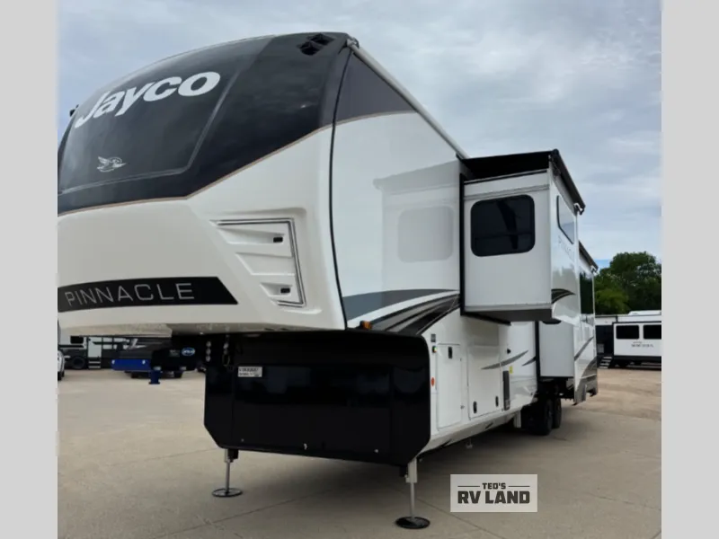 2027 Jayco Pinnacle 38FBRK - Photo 3