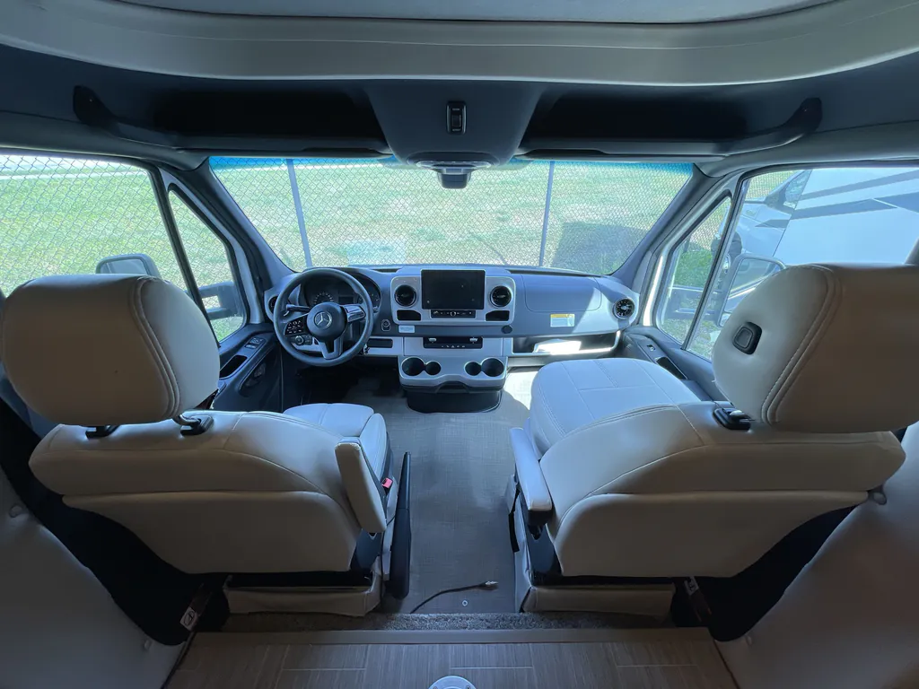 2023 Thor Motor Coach Tiburon 24FB, Photos photo 8