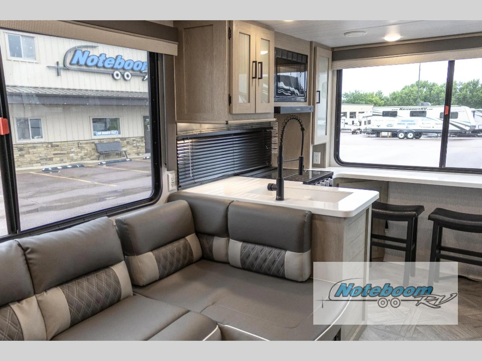 2024 Forest River Wildwood X-Lite 24VIEW - Photo 4