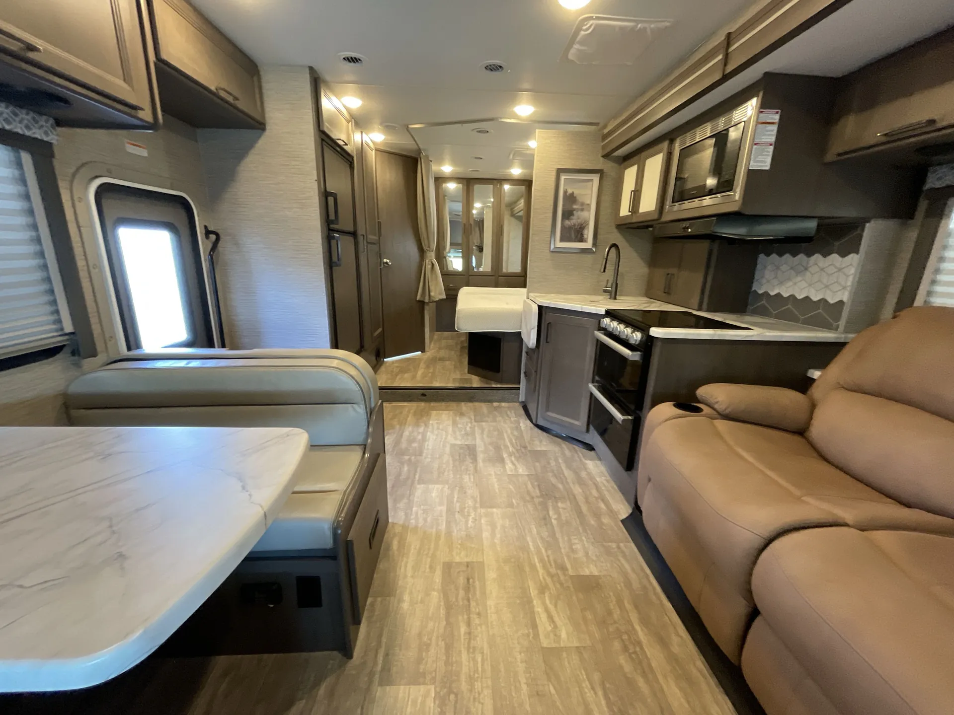 2023 Thor Motor Coach Coleman 27CM — living area main