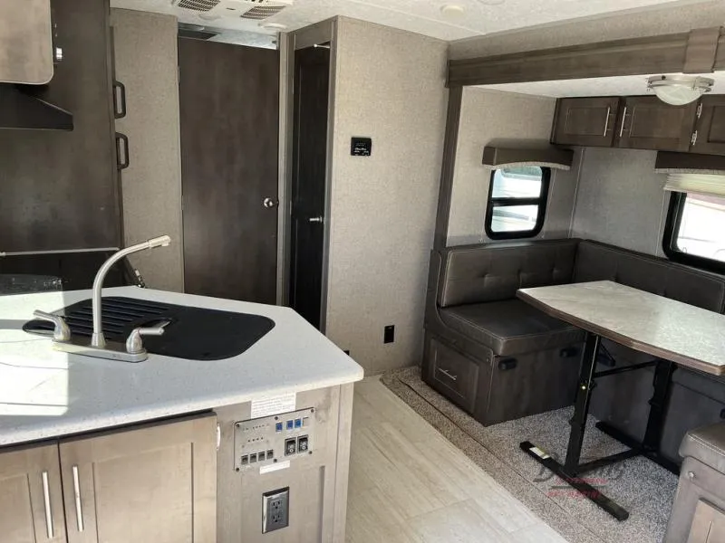 2020 Forest River Rockwood Mini Lite 2507S - Photo 4