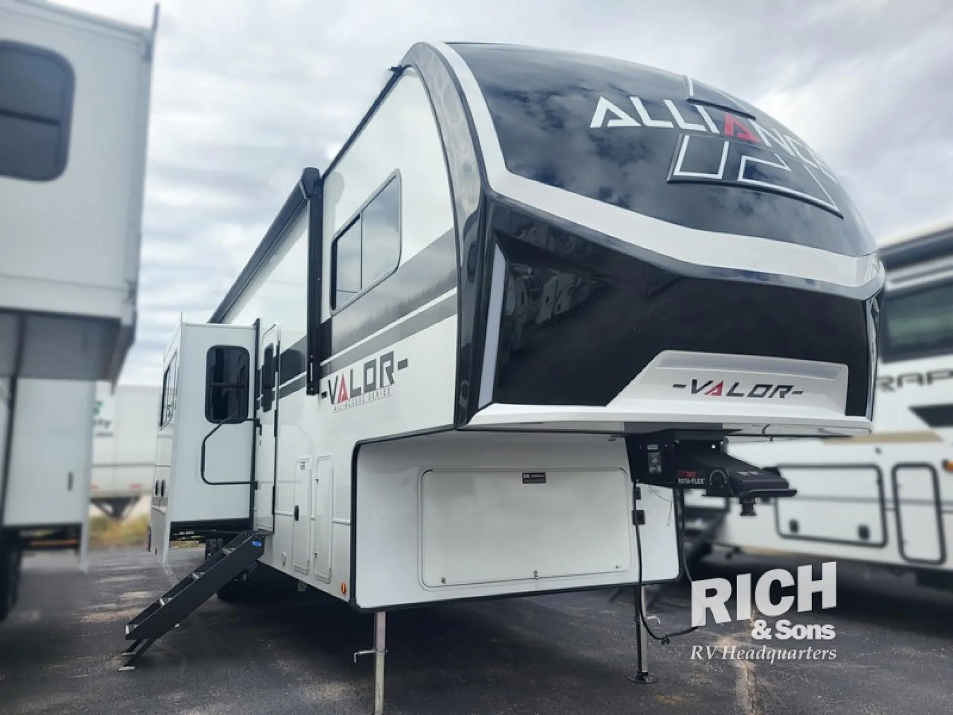 2026 Alliance RV Valor 35A14 - Photo 2