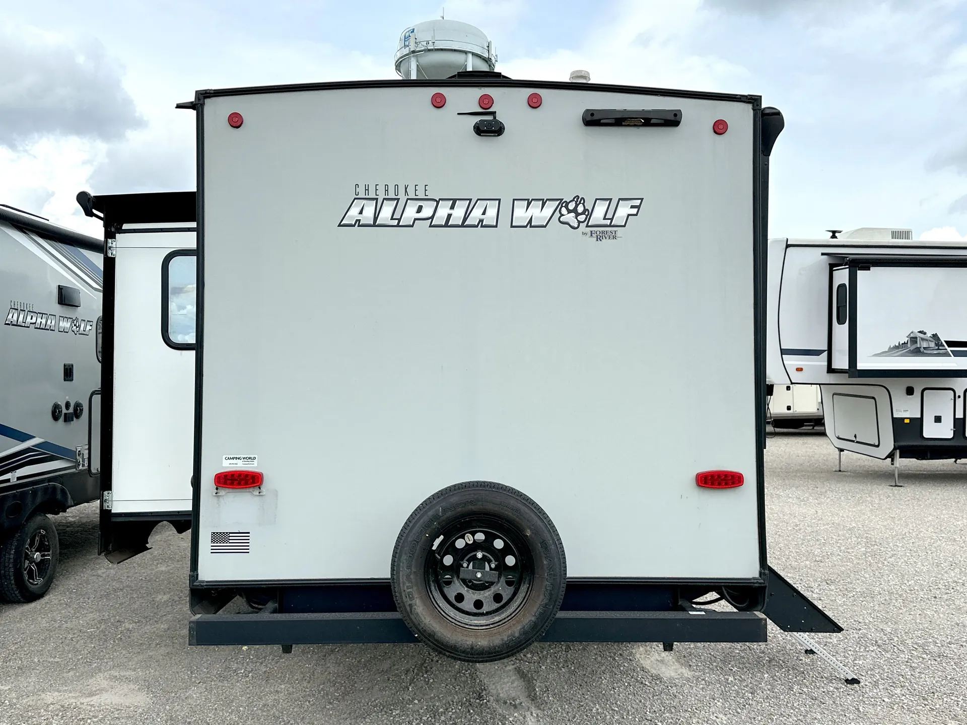 2023 Forest River Cherokee Alpha Wolf 22SW-L — backside