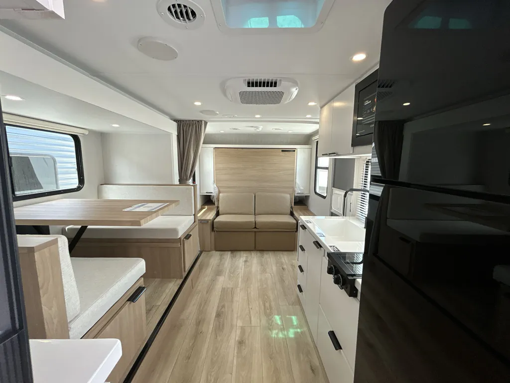 2027 Winnebago Micro Minnie 2108DS, Photos photo 5