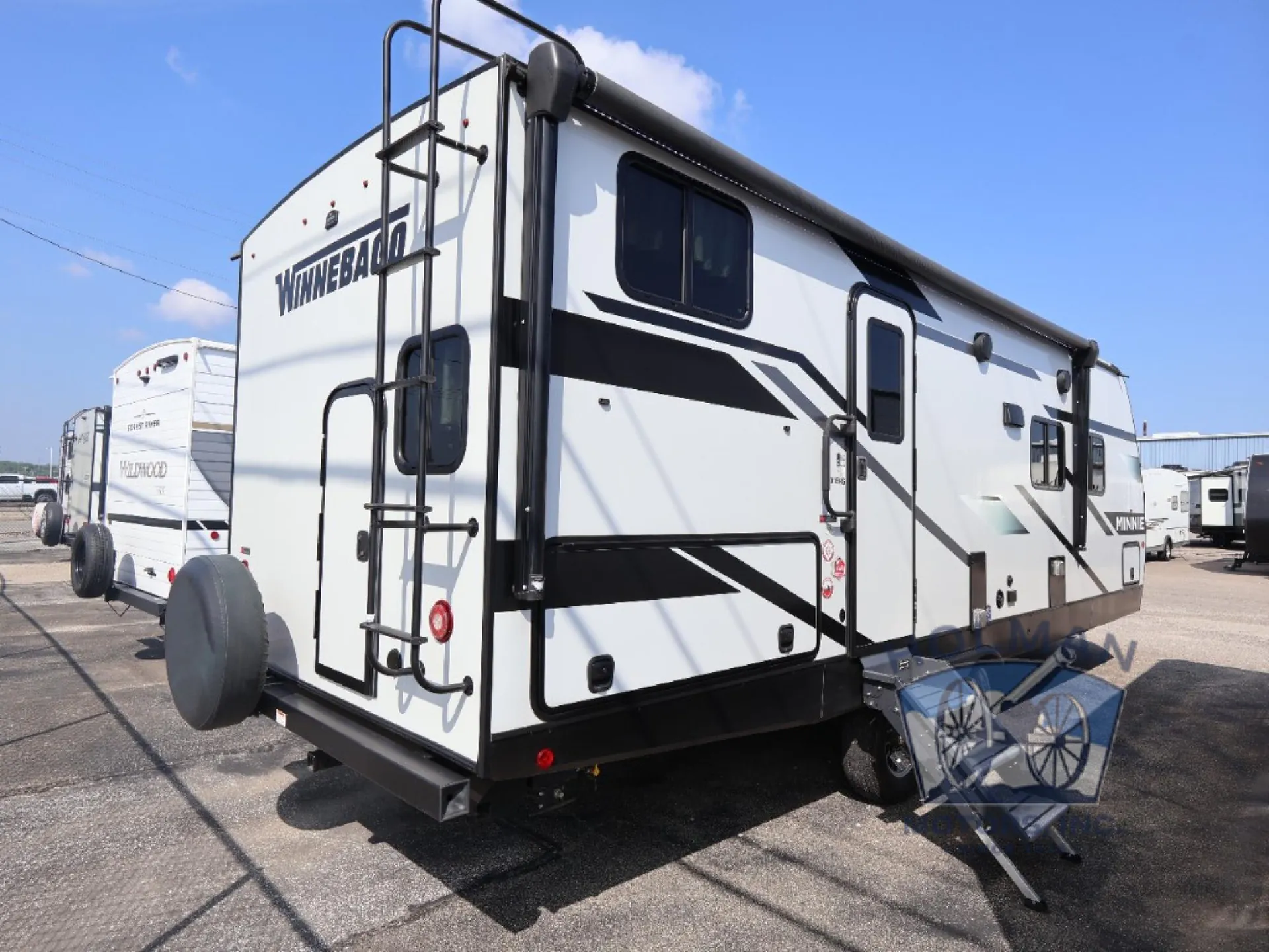2023 Winnebago Minnie 2301BHS - Photo 3