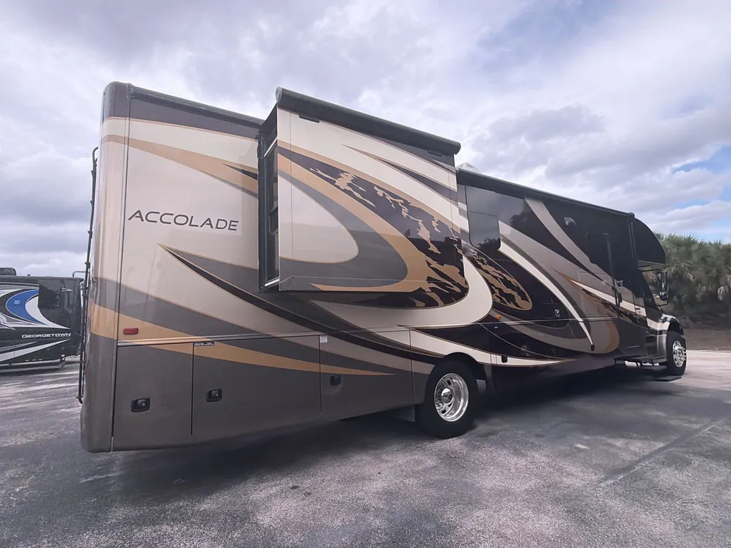 2021 Entegra Coach Accolade 37K, Photos photo 3