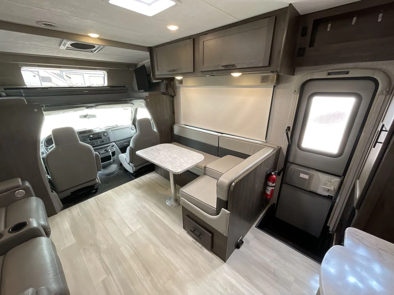 2022 Coachmen Leprechaun Premier 260DS - Ford 450 - Photo 4