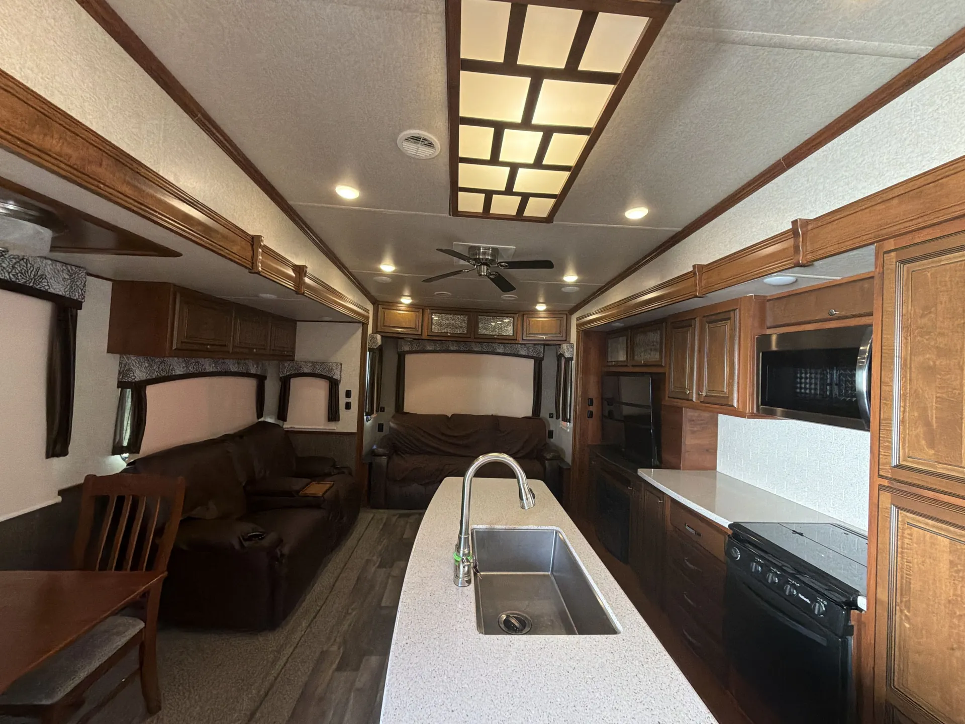 2017 Heartland Bighorn Traveler 37SS — living area main