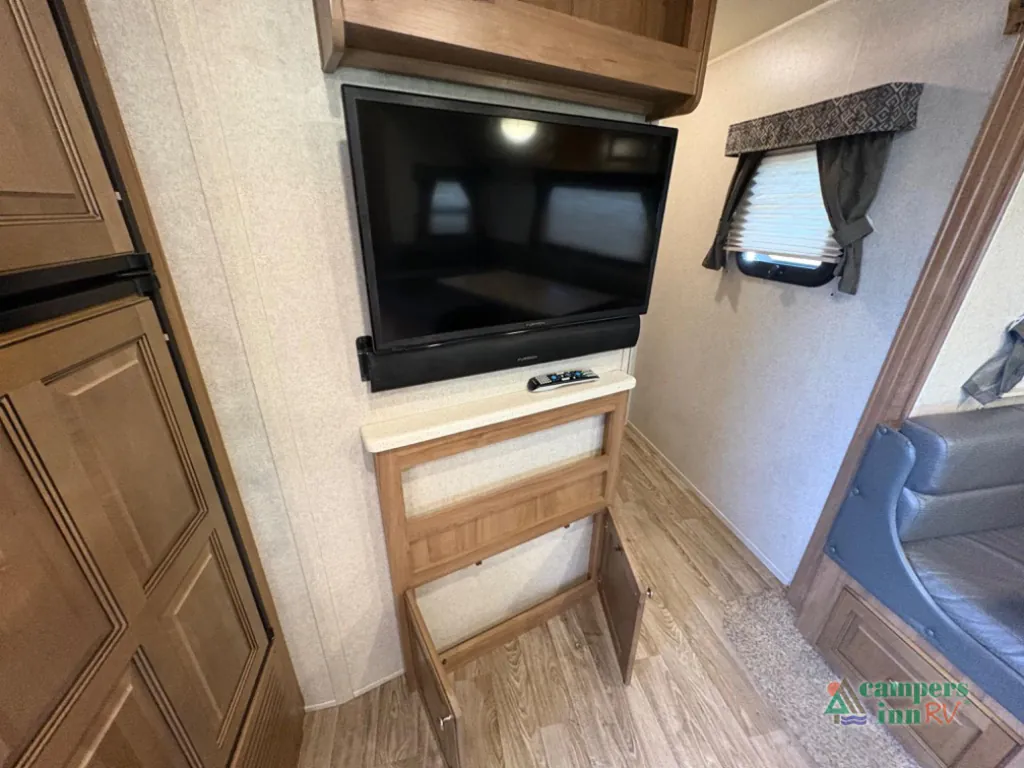 2018 Forest River Flagstaff Micro Lite 25FKS, Photos photo 24