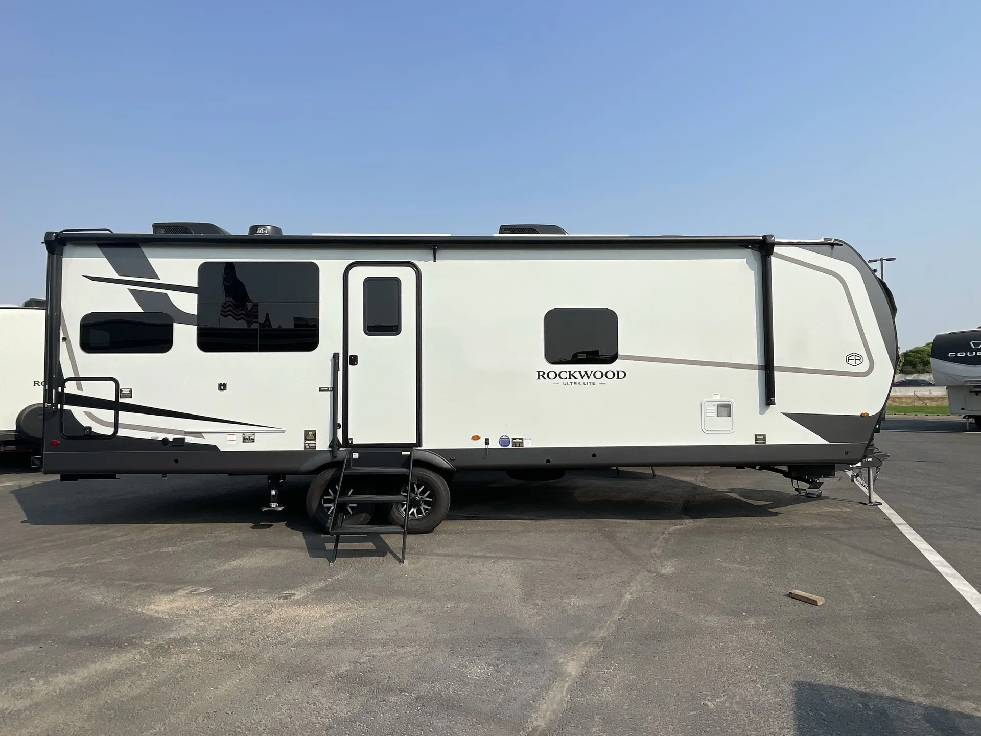 2027 Forest River Rockwood Ultra Lite 2711RK — campside