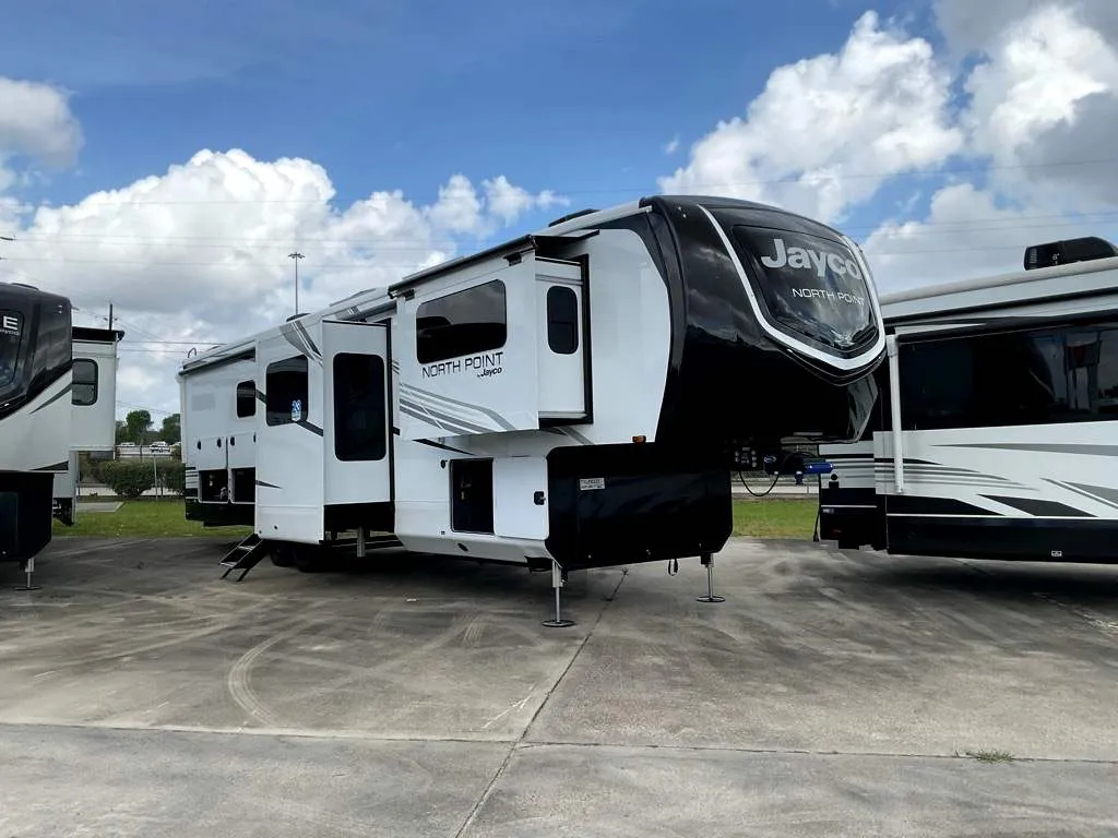 2026 Jayco North Point 382FLRB - Photo 2