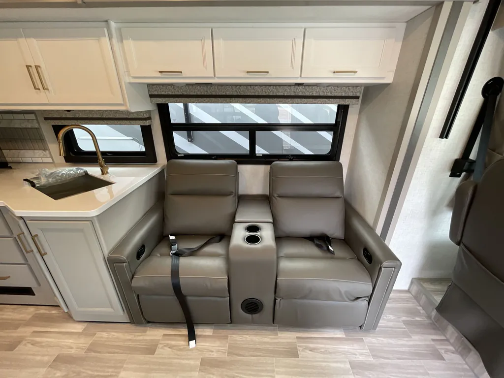 2026 Thor Motor Coach Windsport 29L, Photos photo 15