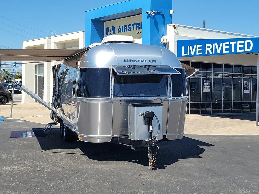 2019 Airstream International 25FB - Photo 3