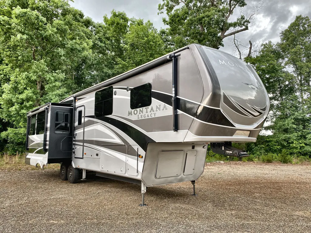 2021 Keystone Montana 3231CK, Photos photo 10