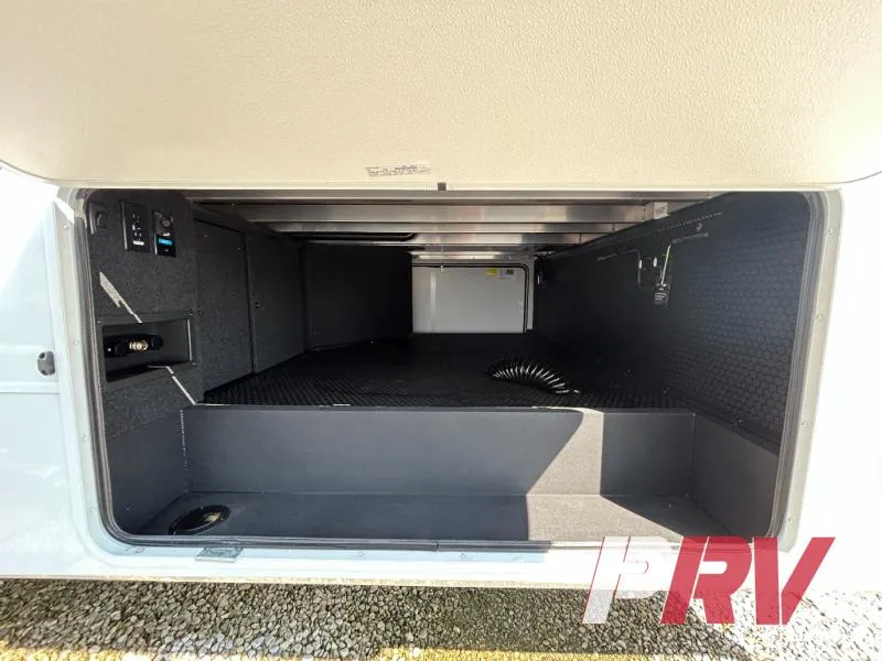 2027 Brinkley Model Z 3100 - Photo 4