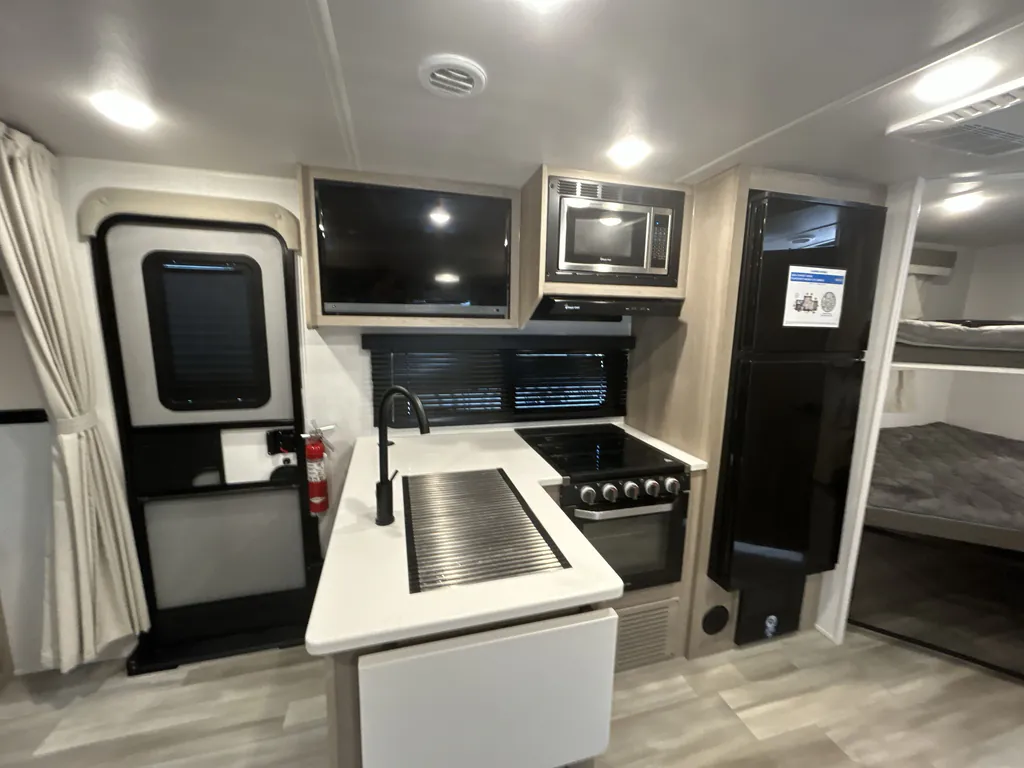 2024 Forest River Flagstaff Micro Lite 25BRDS, Photos photo 5