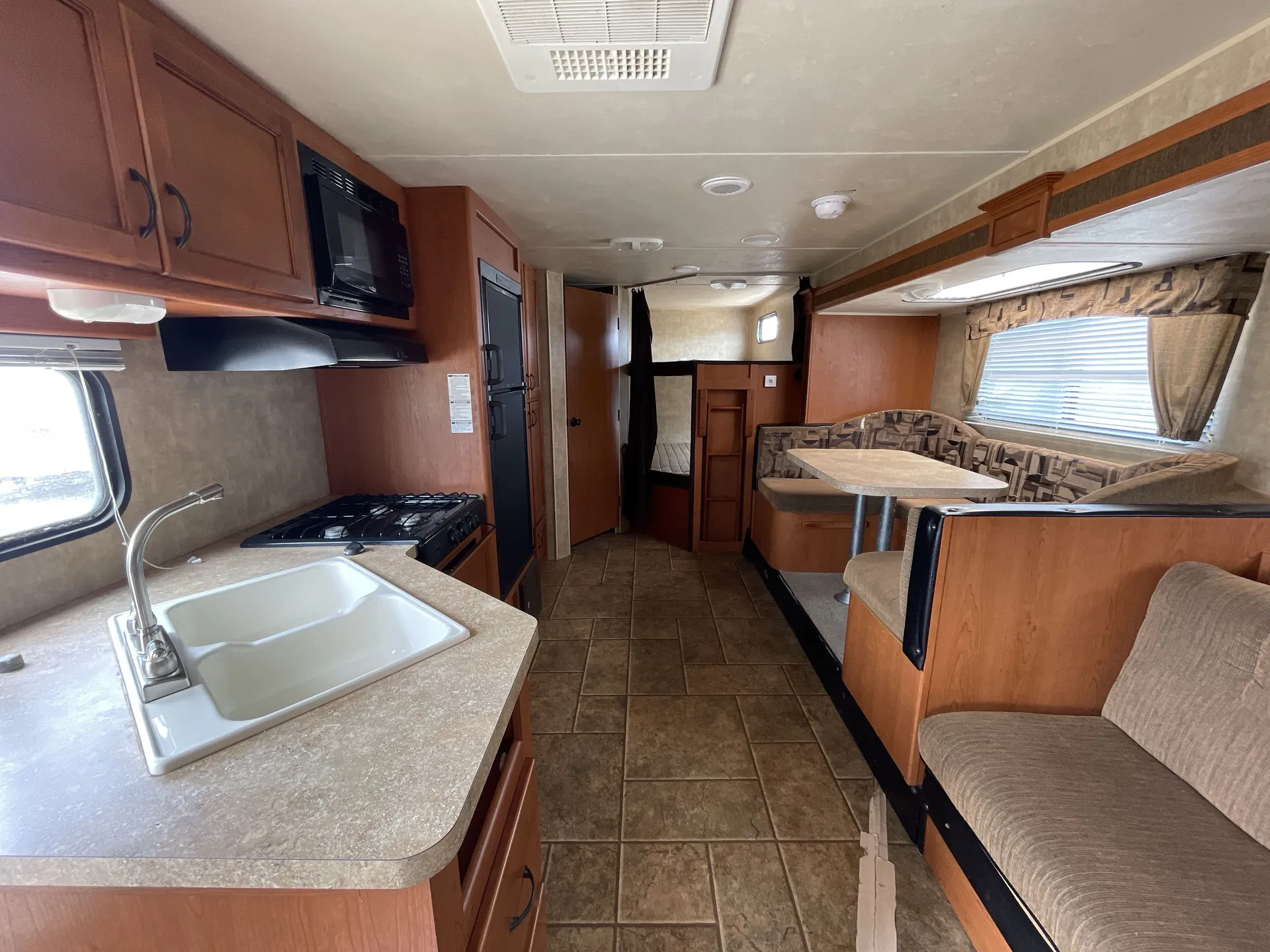 2013 Forest River Cherokee Grey Wolf 26DBH — living area main