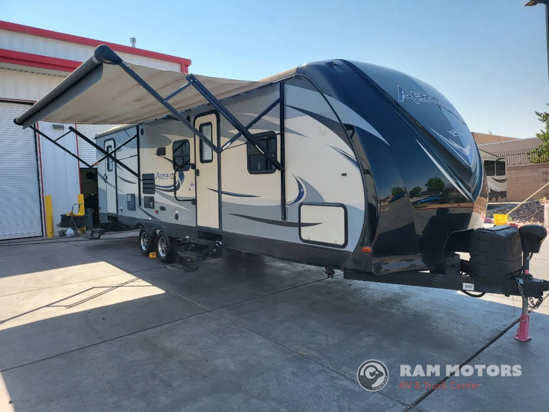 2016 Dutchmen Aerolite Luxury 282DBHS - Photo 2